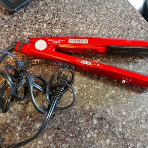 Infiniti Pro by Conair Ionic Steam Flat Iron; 1 1/